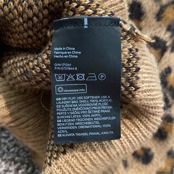 Leopard Print Sweater - Picture 3 of 3